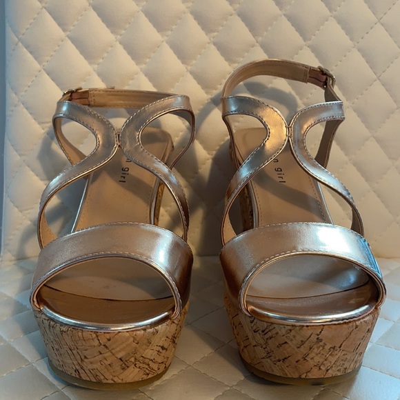 Madden Girl Rose Gold Metallic Wedge Sandals - Picture 3 of 9